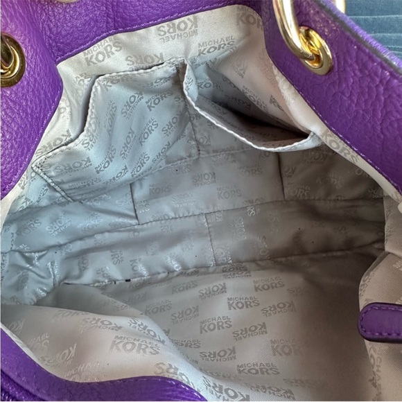 Michael Kors Purple Leather Shoulder
Bag with Gold Hardware Bedford - Picture 9 of 11